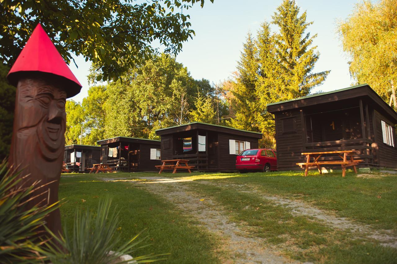 Penzion a autokemp Wolf Česká Skalice Exterior foto